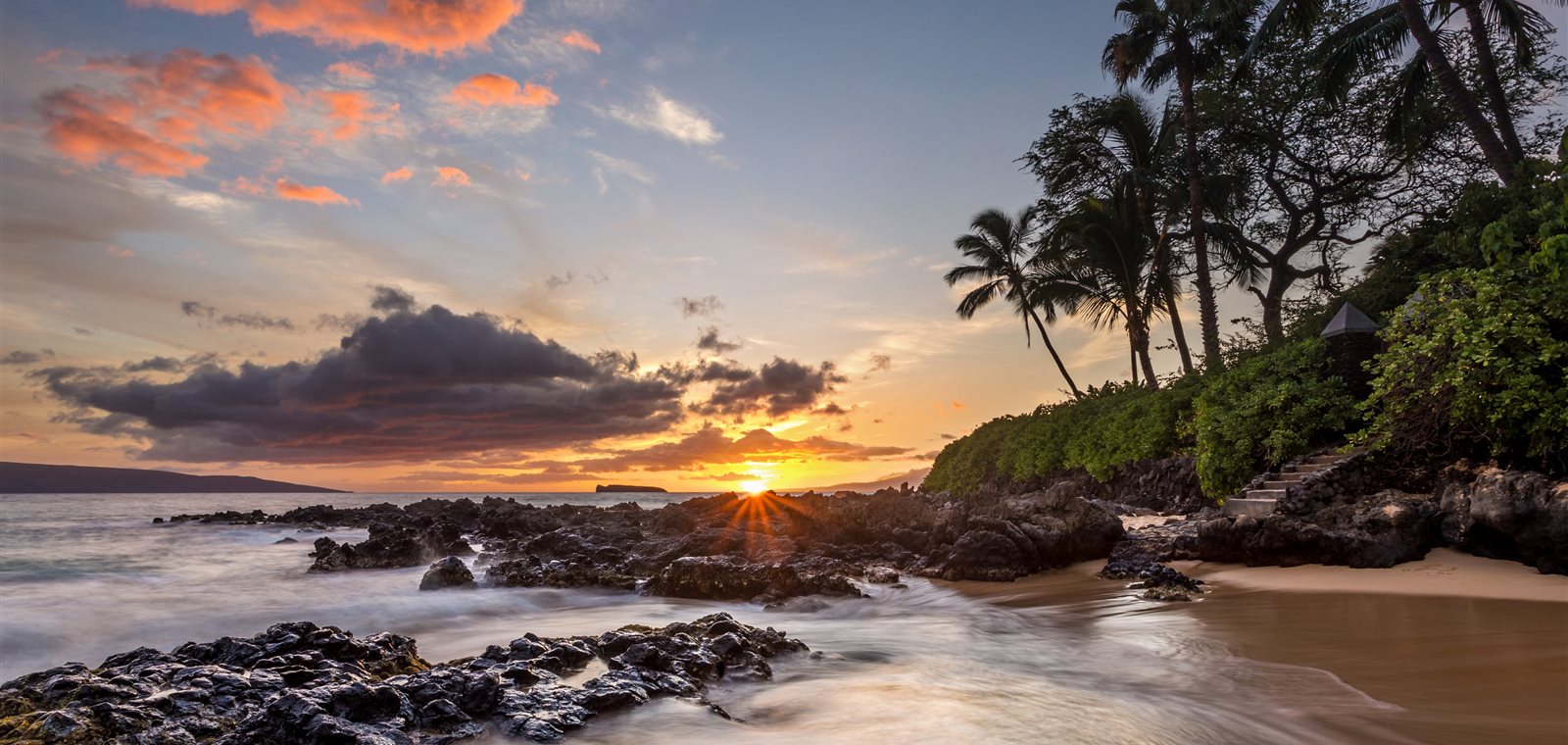 Lanai — seclusion, luxury resorts and Hulopoe Bay
